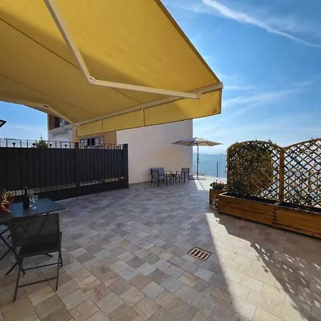 Elegante Bilocale Panoramico Belvedere Elegance شقة تريسو